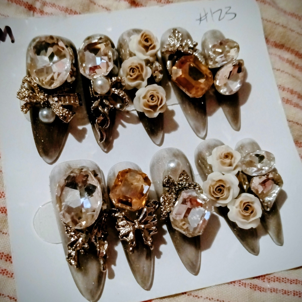 3.0 Stiletto M. 1 Set Only Elegant Rhinestone and Rose Nail Artis Set
